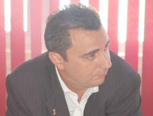 Foleanu: Îl somez pe Tusac să-şi trimită consilierii USL la şedinţă